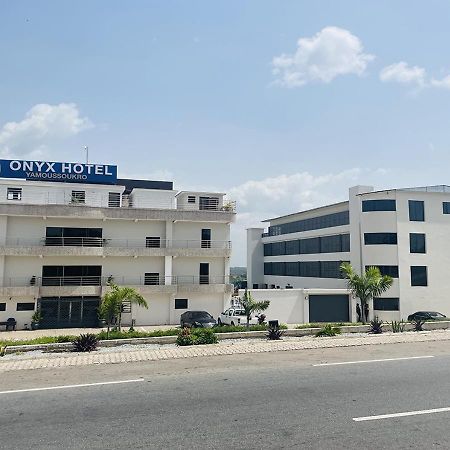 Onyx Hotel Yamoussoukro Exterior photo